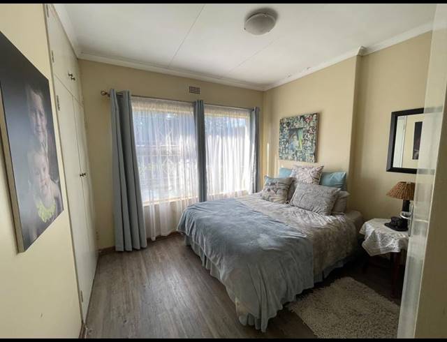 4 BEDROOM HOUSE FOR SALE IN ESTHER PARK